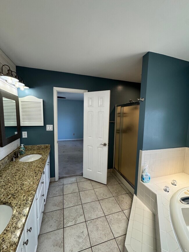 Building Photo - 1449 Berkshire Dr