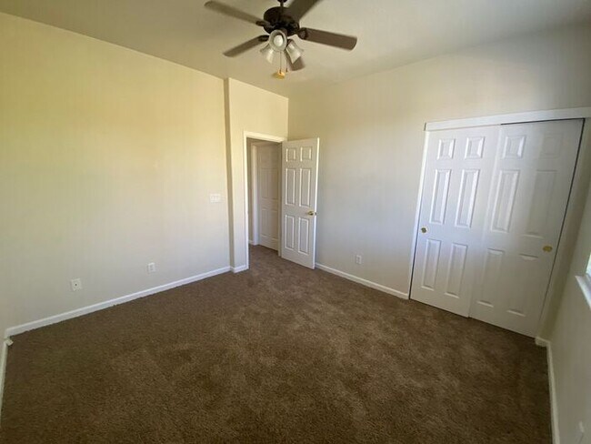 Building Photo - NW Reno 4 Bedroom Home - Mountain Views