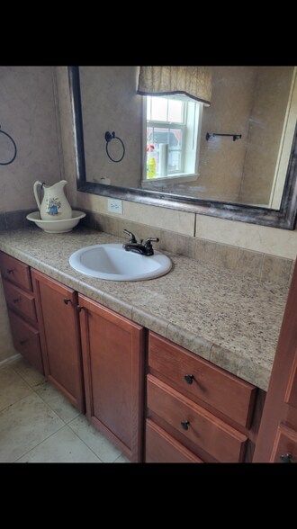 Building Photo - 16385 Hwy D