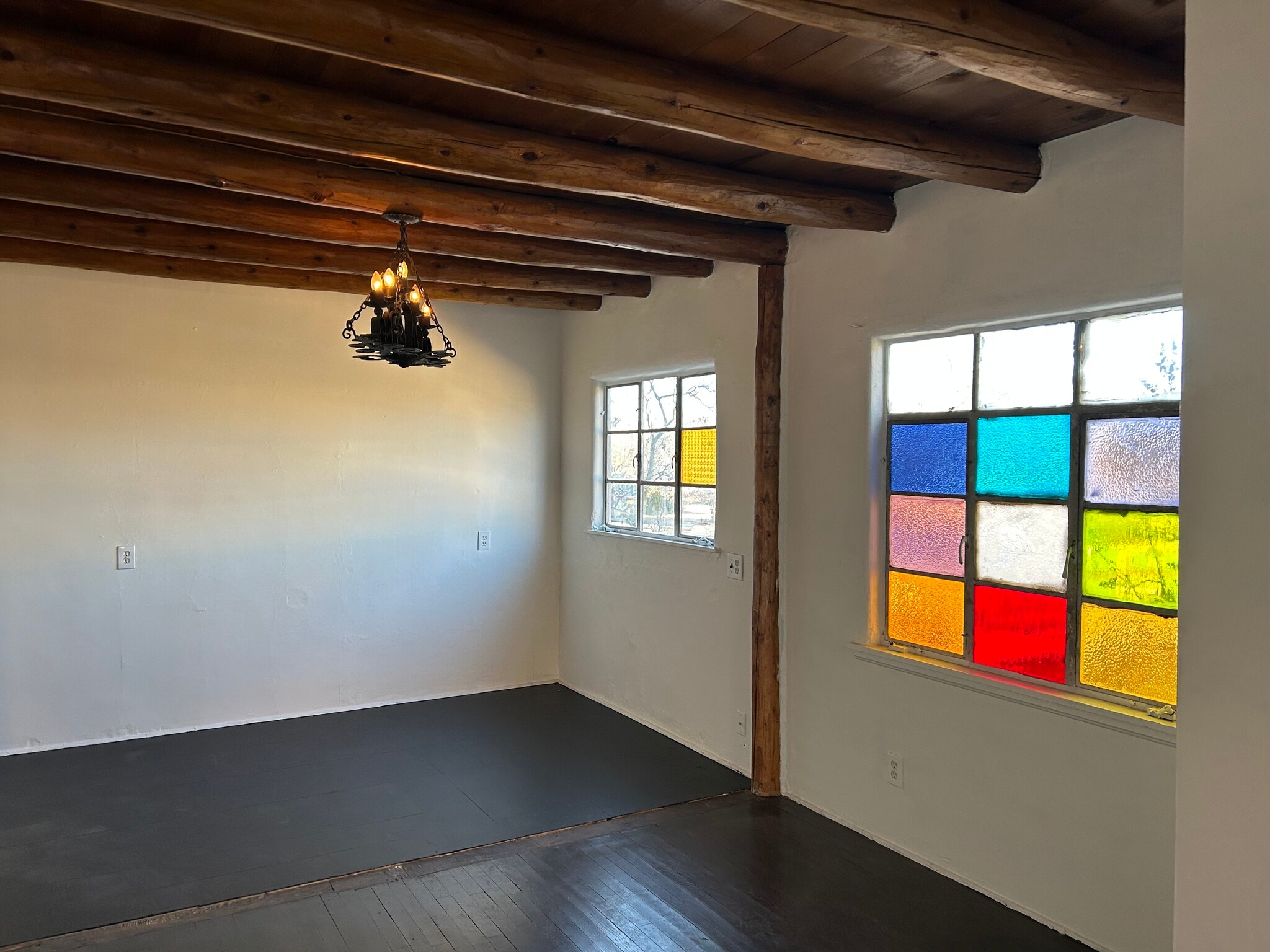 livingroom - 2038 Kiva Rd