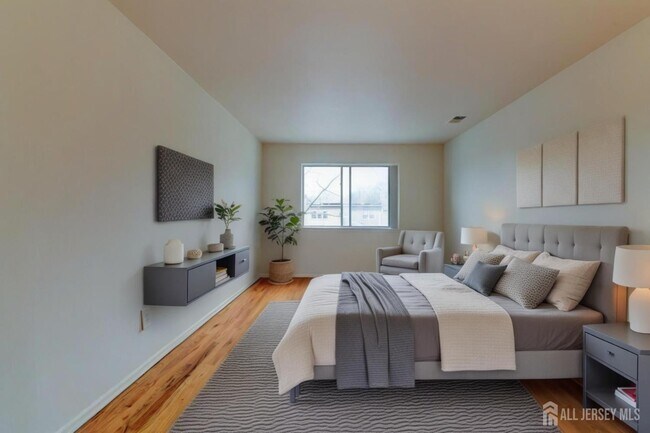 Building Photo - 6 College Dr