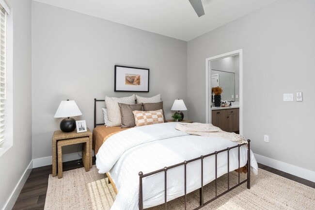 Building Photo - 2806 E Alluvial Ave