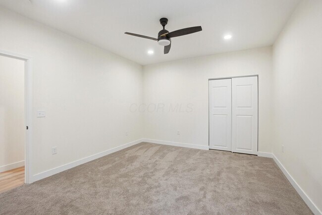 Building Photo - 412 St Clair Ave