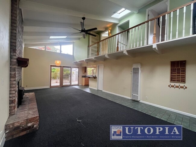 Building Photo - Beautiful and spacious 2 Bedroom, 1.5 Bathroom Located in Rio Del Mar, close to the beach and Apt...