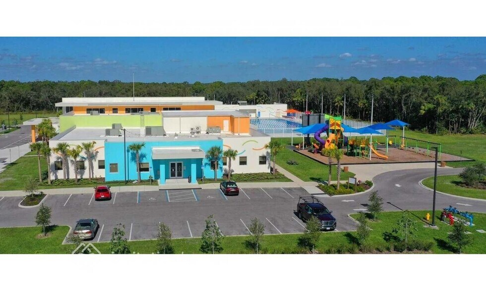 Building Photo - 1915 E Landings Wy