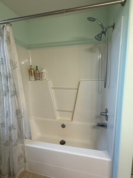 Building Photo - 10743 SW Canterbury Ln