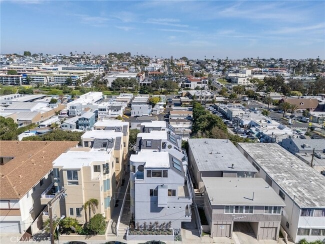 Building Photo - 1452 Loma Dr