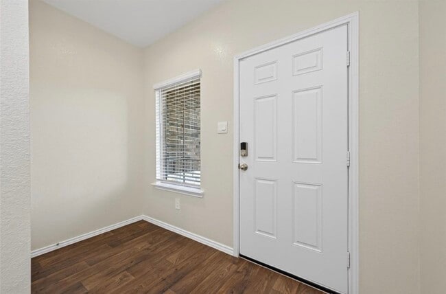 Building Photo - 21170 Alder Oaks Dr