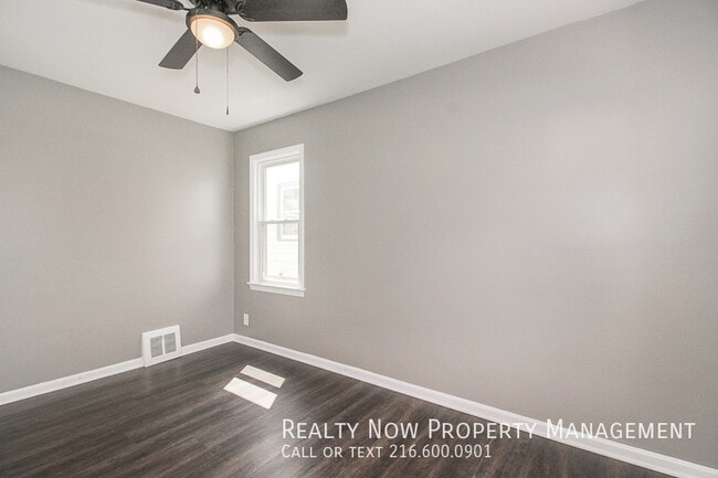 Building Photo - 11912 Derby Rd