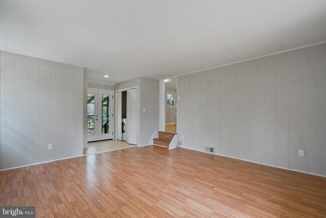 Building Photo - 7421 Nigh Rd