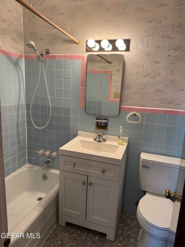 Building Photo - 9351 Carranza Dr