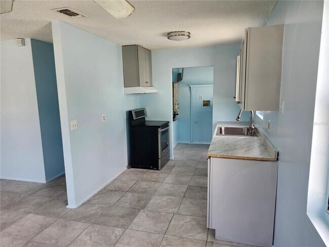 Building Photo - 1038 26th St