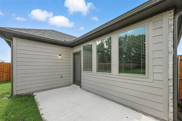 Building Photo - 806 Pne Bch Dr