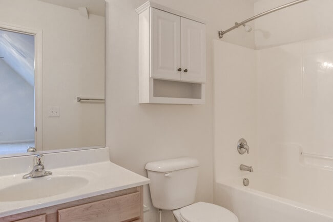 Building Photo - 833 Willow Bay Dr