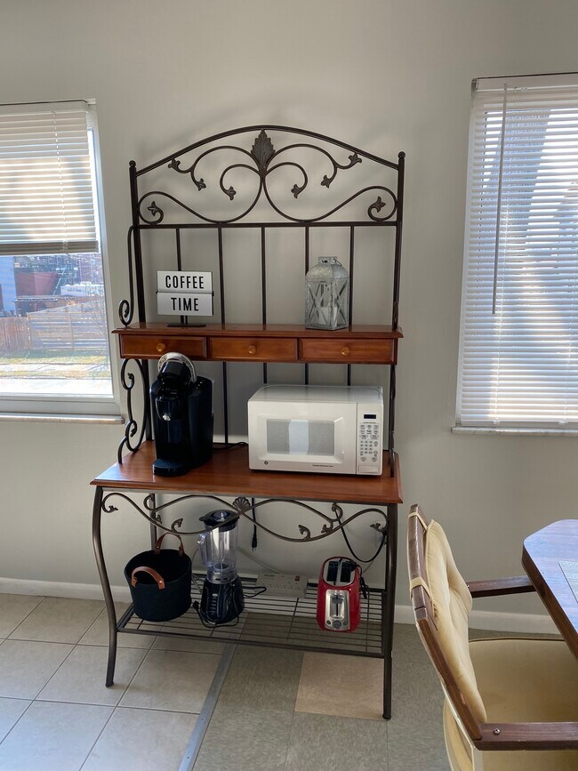 Building Photo - 118 Pulaski St