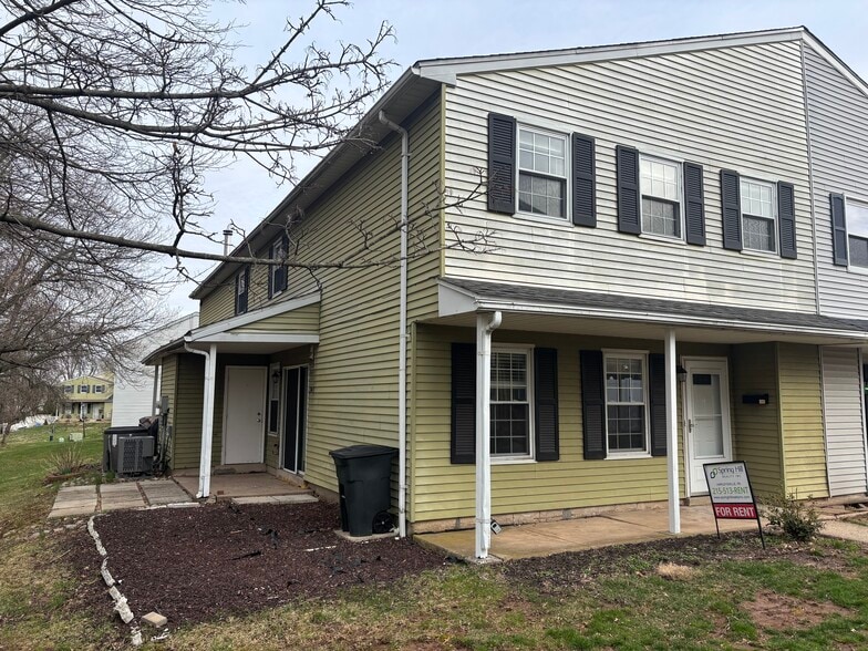 Building Photo - 241 Washington Pl