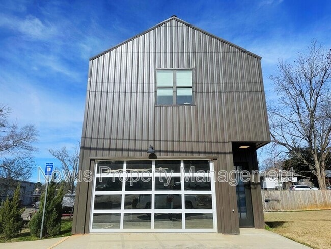 Building Photo - 153 Minden Ave