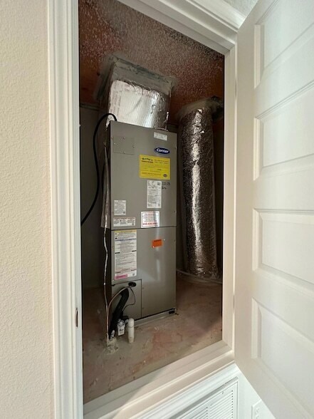 Building Photo - 5737 Stellarjay St