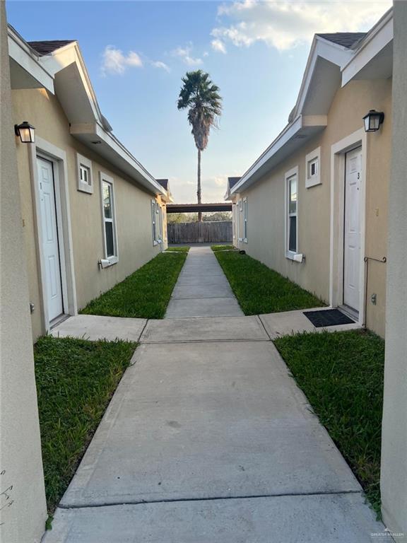 Building Photo - 2716 W Primrose Ave