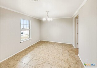 Building Photo - 1321 Daffodil Dr
