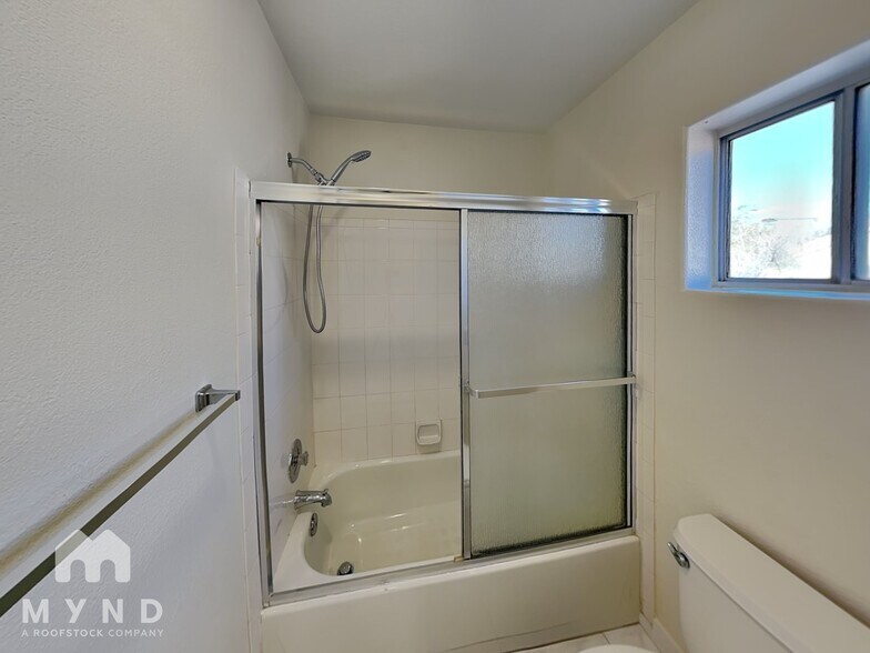 Building Photo - 1709 Wandering Winds Way