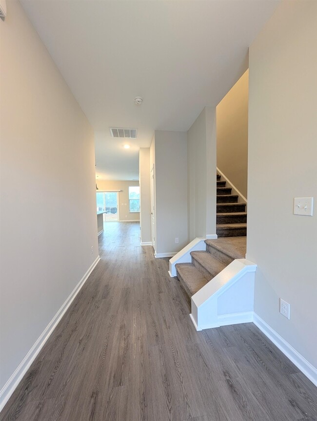 Building Photo - 129 Goldenrod Cir