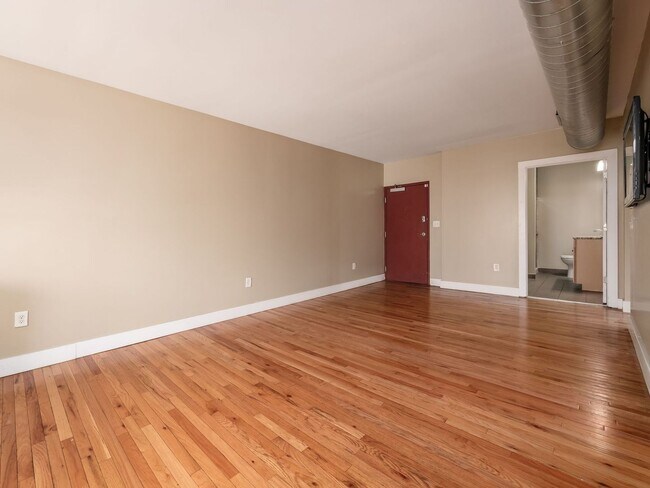 Building Photo - 1643 N Pearl St