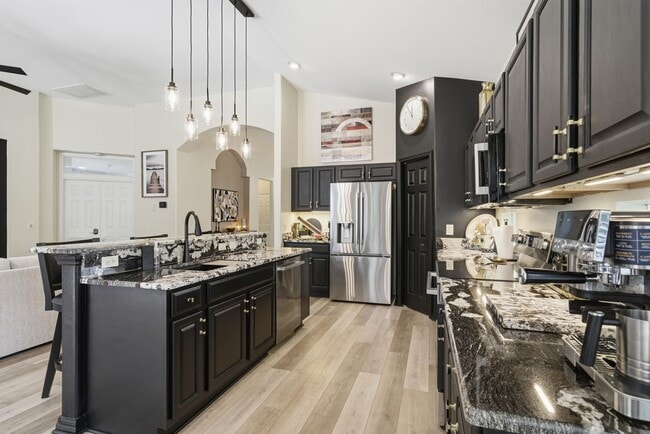 Building Photo - 1020 W Rollingwood Ct