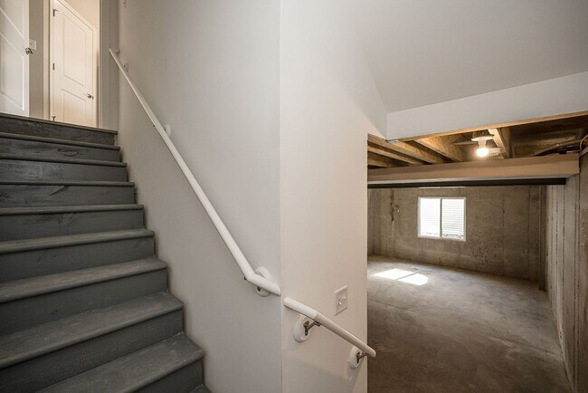 Building Photo - Brand New Construction, 3 bed, 2.5 Bath Townhome