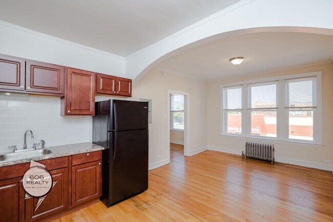 Building Photo - Sunny Cicero Apts For Rent!