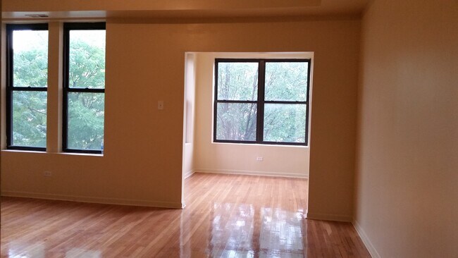 Building Photo - 6342 S Kenwood Ave