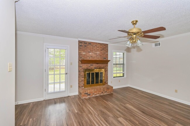 Building Photo - 6338 Northampton Dr
