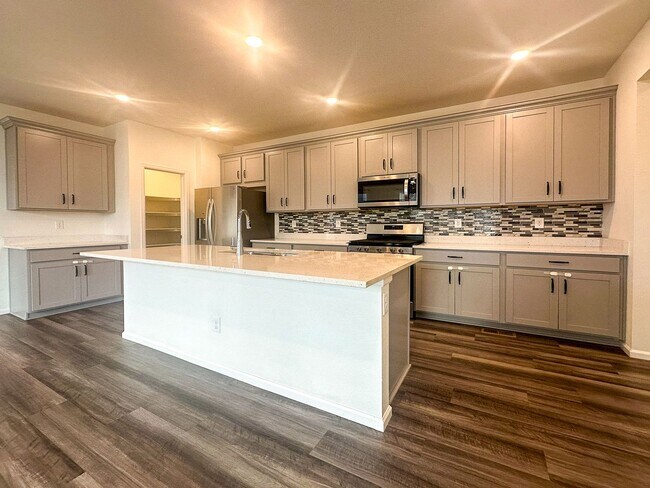 Building Photo - East Facing 3bd 2.5ba paired home in Senderos Creek!