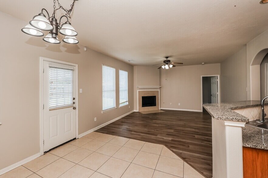 Building Photo - 7423 Oakwood Canyon Dr