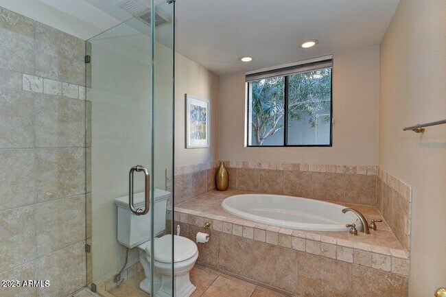 Building Photo - 7700 E Gainey Ranch Rd