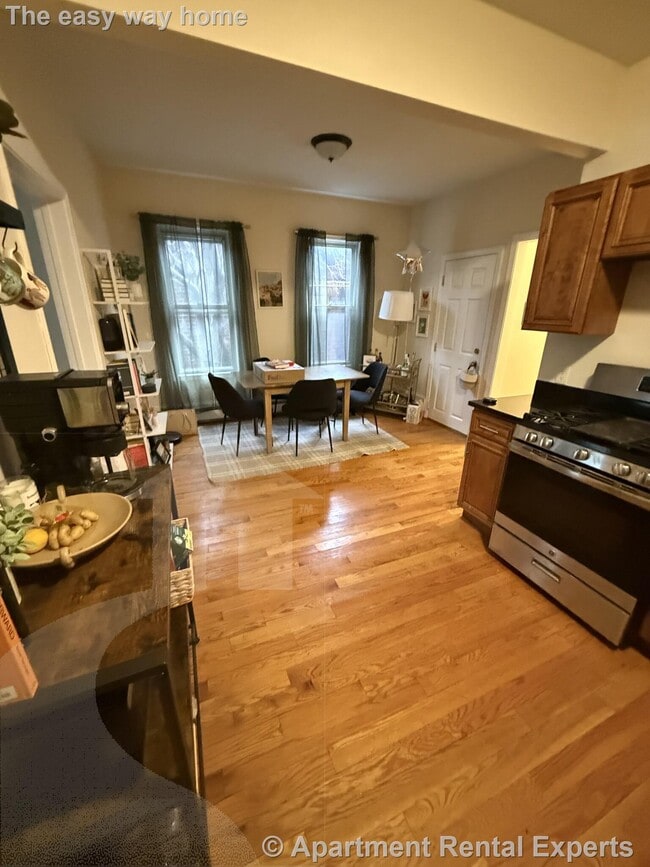 Building Photo - 58 Medford St