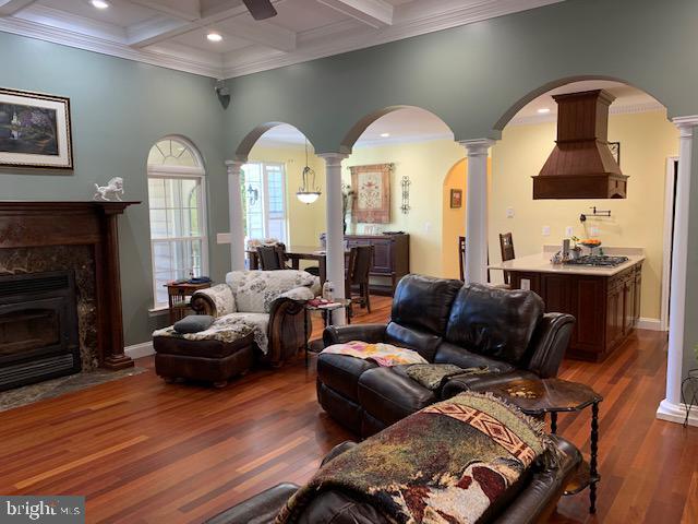 Building Photo - 24900 Fox Run Ln