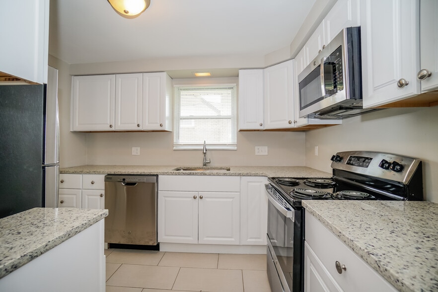 Building Photo - 521 California Ave