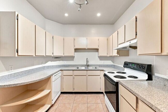 Building Photo - Spacious 3BR/2BA West Tucson Home | Open-Concept Living & Carpet-Free Interior