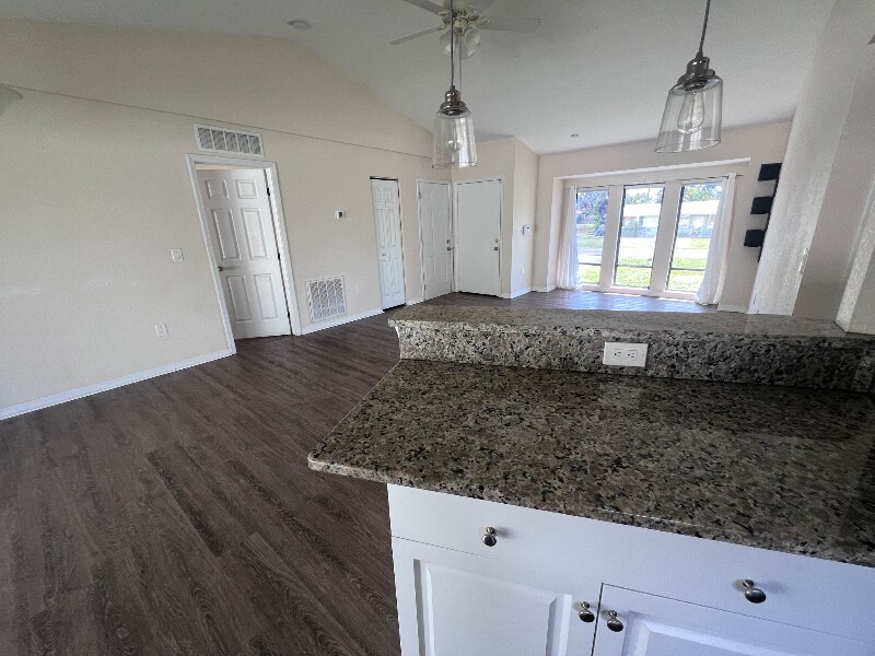 Building Photo - 4659 Alligator Dr