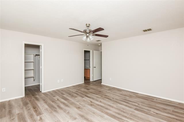 Building Photo - 1601 Queens Brook Ln