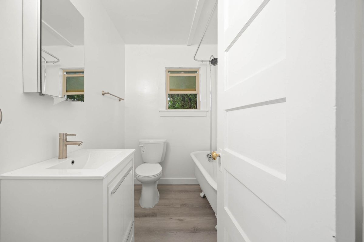 Building Photo - 1816 Carleton St