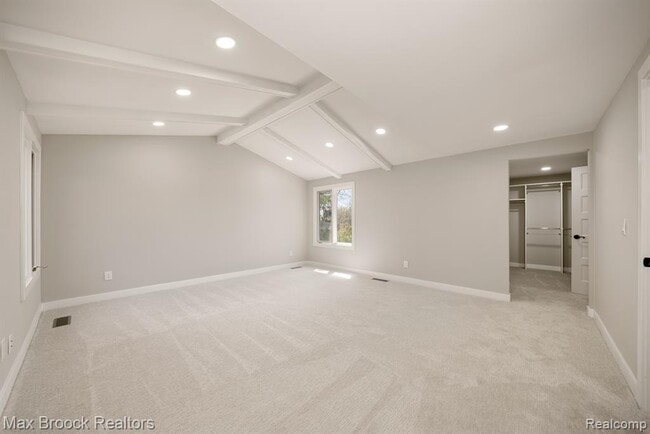 Building Photo - 5240 Clarendon Crest St