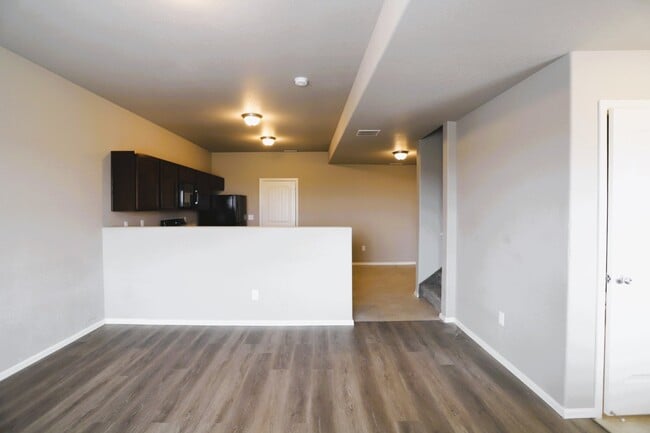 Building Photo - Contemporary, light-filled townhouse available for lease!