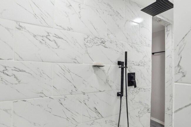 Building Photo - Beautifully Remodeled 3/1.5 Home in Historic Denver Heights with Modern Upgrades and a Park-Like ...