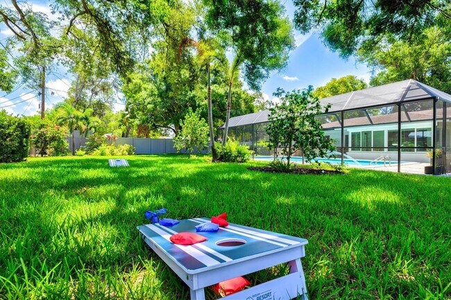 Building Photo - 2587 Ringling Blvd