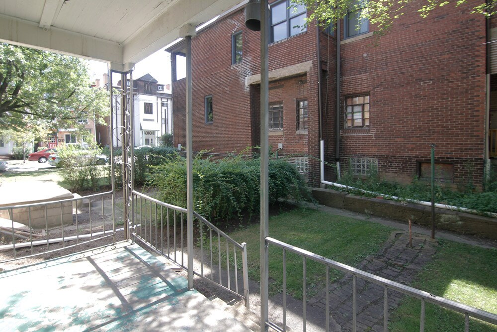 Building Photo - 618 West St