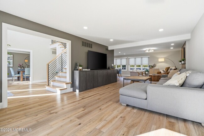 Building Photo - 8 Jackson Ct