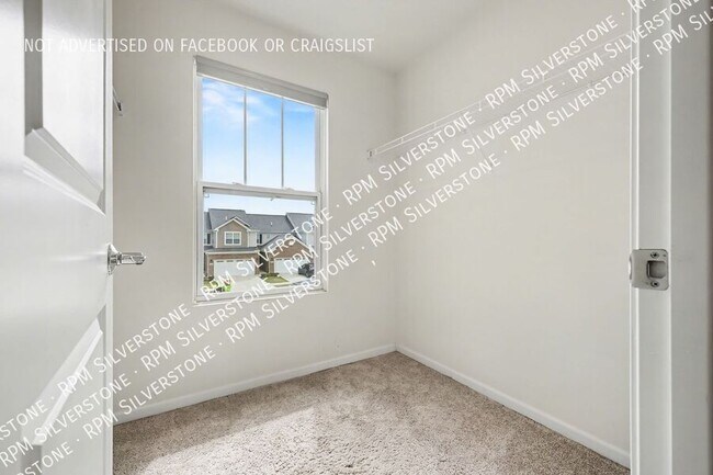 Building Photo - 8727 Pioneer St