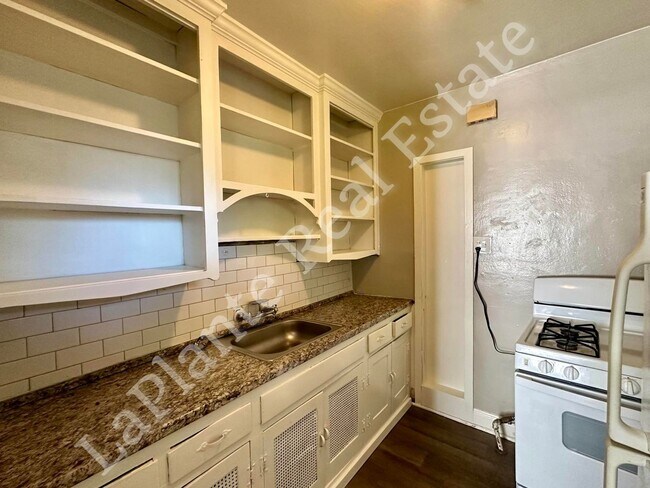 Building Photo - 2019 Kensington Rd